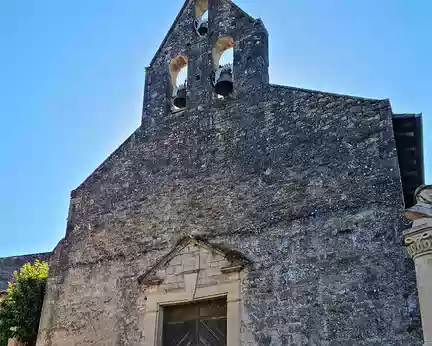 041.JPG Église Saint-Maffre et son clocher intégré dans le mur de façade