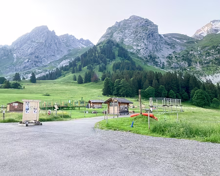 20230617-07h08m33s-IMG_5987-V3 Au début c'est une aire de jeux