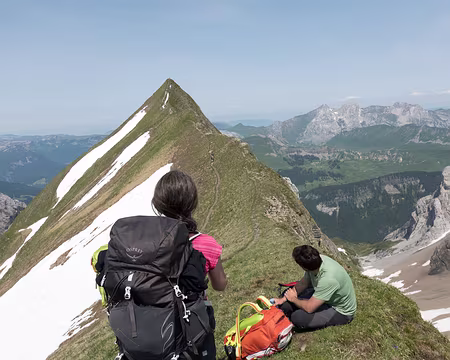 20230617-11h02m54s-XLA03709-V3 L'Ambrevetta (2501m) toujours aussi impressionnant