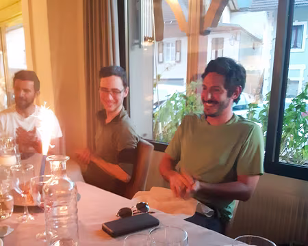 20230621-06h28m32s-20230618_213113-V3 Avant le restaurant.