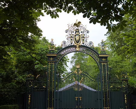 P1160996 Grille du coq du parc de l'Elysée (1900)