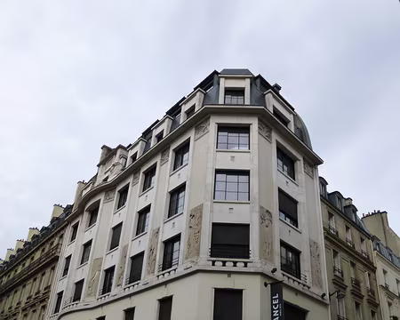 P1170003 Immeuble Art Déco (1929) orné de bas-reliefs animaliers, rue Pasquier