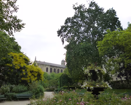 P1170012 Square Marcel Pagnol et l'église Saint-Augustin