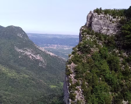 038 Vue sur la vallée de l’Isère et le village de Vinay