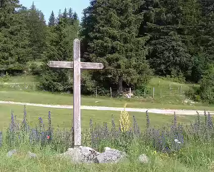 076 La croix de Jacques (1150 m) près du golf de Corrençon