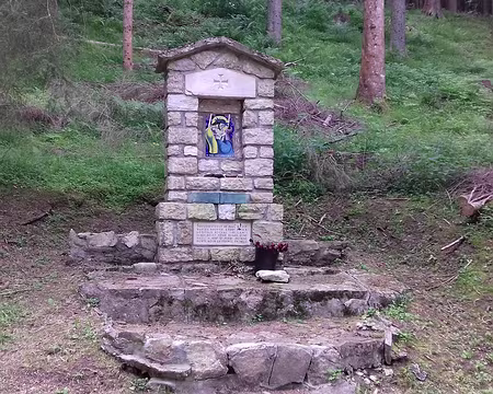 116 La dernière station du Chemin de croix à l’entrée du village