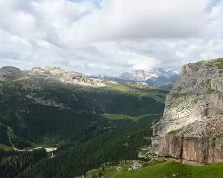 0020 vue sur le col de Falzarego