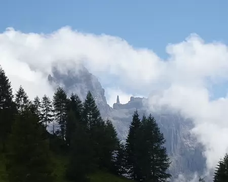 0166 encore une montée dans la brume