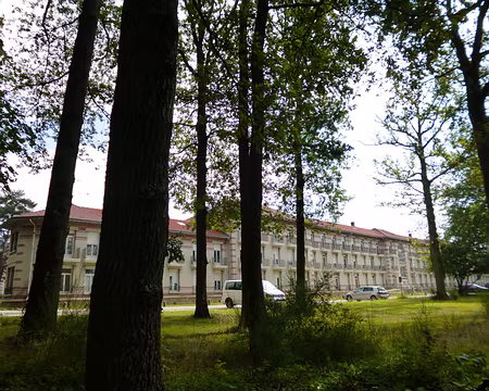P1170055 Le domaine de Bligny devint un sanatorium en 1901 ; de nos jours, c'est un centre hospitalier.