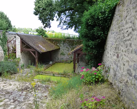P1170061 Fontaine Beurlin, Bruyères-le-Châtel