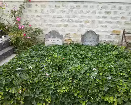 P1170085 Tombes de Vincent et Théodore Van Gogh au cimetière d'Auvers-sur-Oise
