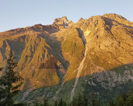 2023_07_03-21_09_34 Soleil couchant sur l'aiguille du Plat de la Selle