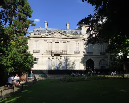 P1170091 Square A. Biscarre et hötel Thiers