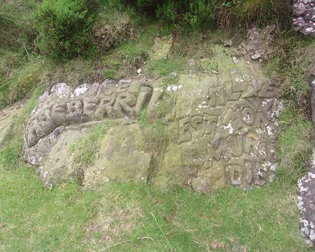 001 (018) J01 - Gravures (IIème millénaire après JC) sur les pentes de la Rhune à Zizkuitz.