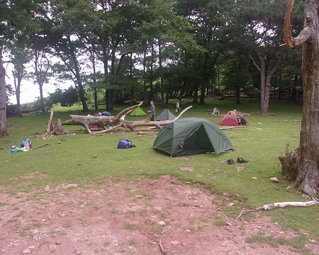 001 (020) ... près de laquelle nous avons établi notre premier campement - J01;