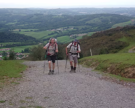 001 (024) J02 - Ainhoa, la montée à la chapelle de l'Aubépine.