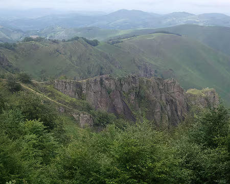 001 (033) J05 - Dans la montagne Basque, en Basse-Navarre.