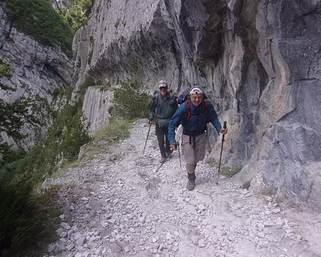 001 (043) J09 - Le chemin de la Mâture, taillé dans la falaise au 18ème siècle.