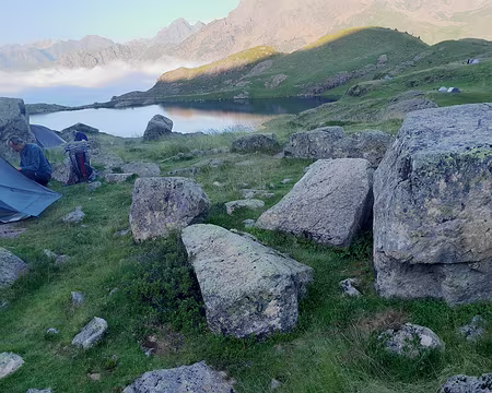 001 (046) J09 - Notre bivouac proche du refuge d'Ayous.