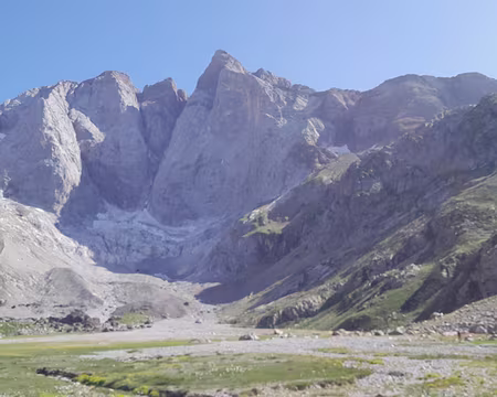001 (057) J12 - Les Oulettes de Gaube et le Pic du Vignemale.