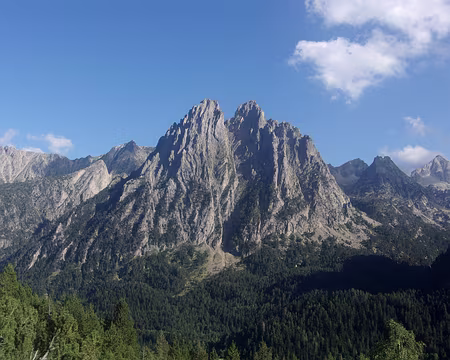 001 (092) J24 - Les deux Encantats.