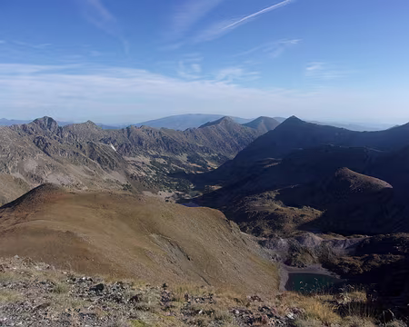 001 (136) J36 - Vue sur la vallée et les lacs de la Carança.