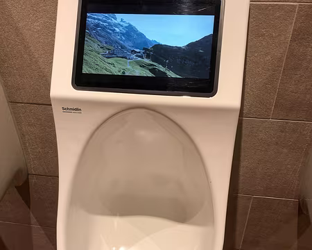 20230718-14h08m00s-V4 Urinoir avec divertissement intégré