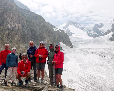 20230723-10h51m08s-53156329148_528ef0a00a_o-V3 Photo devant le Blüemlisalpgletscher.