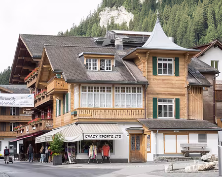 20230725-10h07m38s-V4 Ses boutiques folles