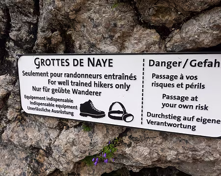 20230729-10h43m39s-V4 nous préférons la grotte