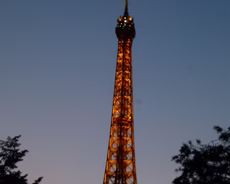 P1170416 Tour Eiffel (1889). Merci à Marylise.