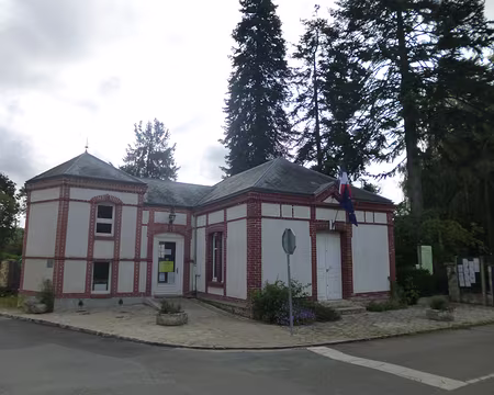 P1170442 Mairie de Milon-la-Chapelle