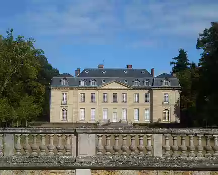 P1170453 Château achevé en 1770, Gif-sur-Yvette
