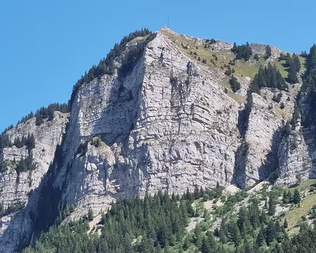 016 La muraille du Pic des Mémises (1.674 m).