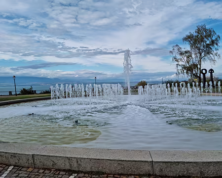 060 Le jet d'eau situé dans le parc du Belvédère à Thonon