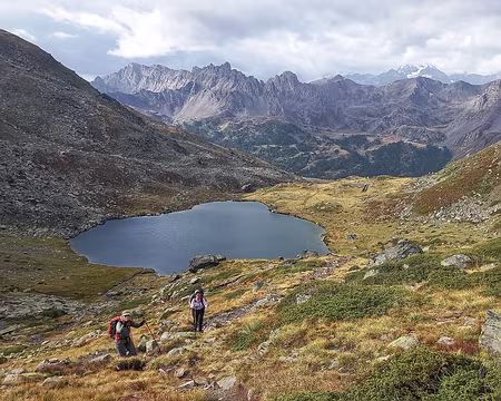 022cl.jpeg Au loin le Pelvoux et les Écrins émergent.