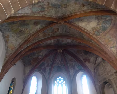 P1170700 ...et ses fresques du XVè s.