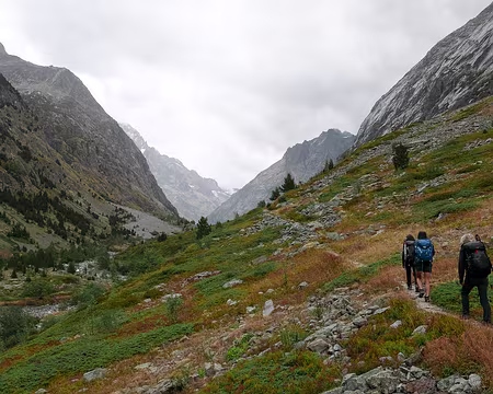 20230916-08h57m40s-p1170004_53199605989_o-V3 Direction le fond de la vallée du Vénéon.