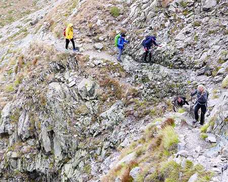 20230917-08h40m26s-p1170015_53200138705_o-V3 Passage de l'arête rocheuse du Pic de Coolidge.