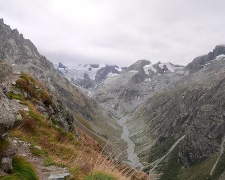 20230917-08h41m19s-p1170016_53199337557_o-V3 Vue sur la vallée du Vénéon et le Glacier de la Pilatte.