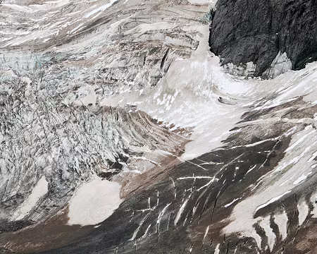 20230917-10h37m11s-p1170035_53199605769_o-V3 Zoom sur le haut du glacier Noir.