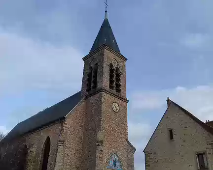 009 L’église Saint-André (1850) au cœur du village