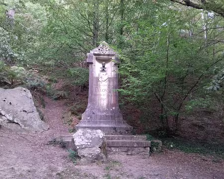 034 Monument en hommage à Pierre-Léon Pelouse (1838-1891), chef de file des peintres paysagistes de l’école de Cernay