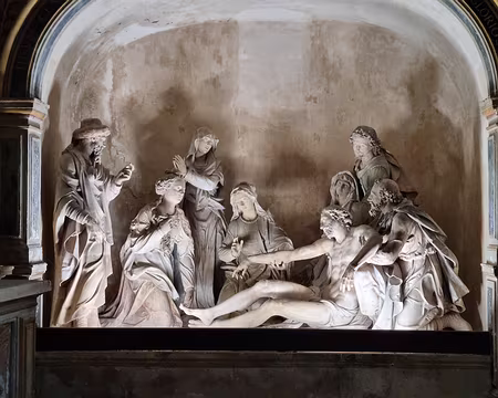 011 Mise au tombeau.