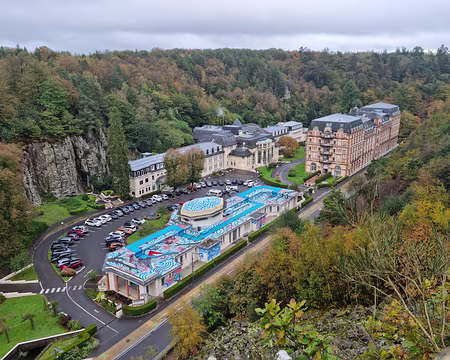 084 Le Saut du Capucin domine le complexe Thermal.