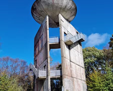 103 A midi, sous le soleil.