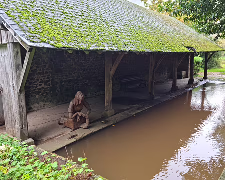 144 Lavoir de Lassay-les-Châteaux.