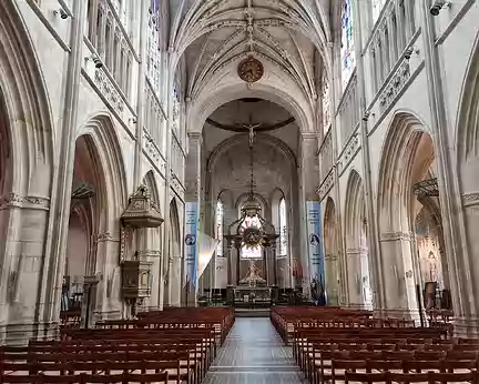 169 La Basilique Notre Dame d'Alençon, est élevée au rang de basilique par le Pape Benoît XVI, en août 2009.