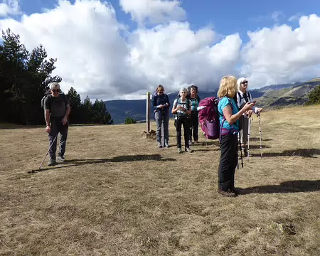 Sur les hauteurs d'Enveig, par le GRP du tour de Cerdagne Sur les hauteurs d'Enveig, par le GRP du tour de Cerdagne