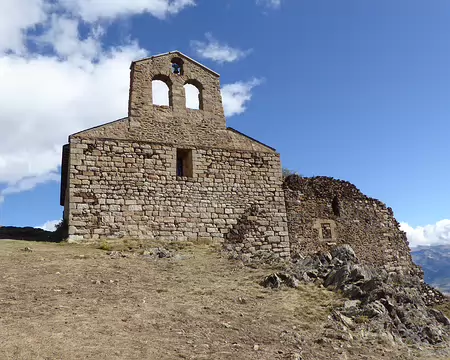 Ste Marie de Belloc domine la Cerdagne depuis le XIII siècle Ste Marie de Belloc domine la Cerdagne depuis le XIII siècle